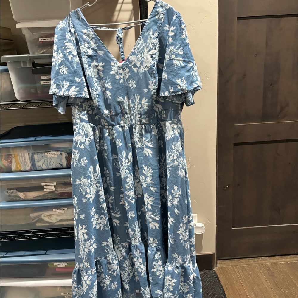 Maxi hi low v neck floral dress. Plus size